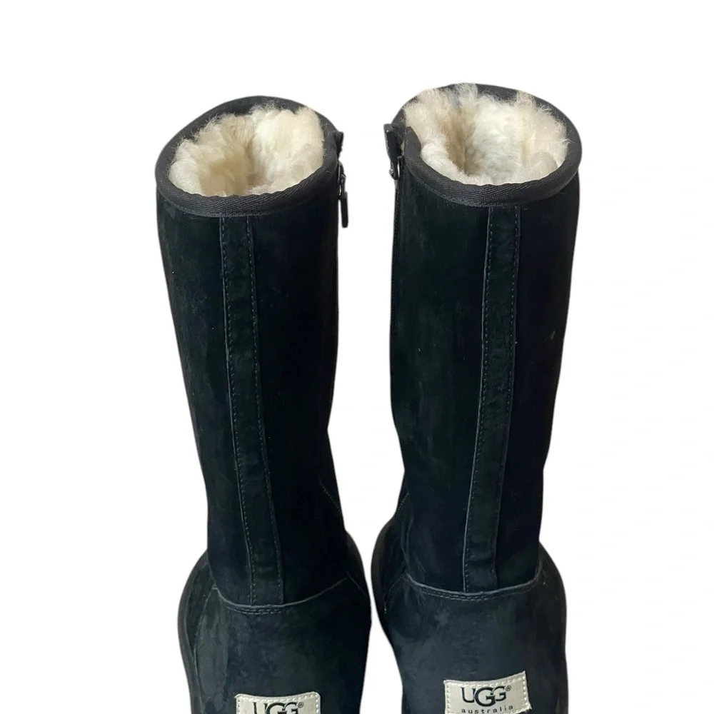 UGG leather sheepskin black women boots‎ size 7